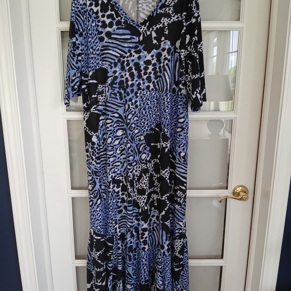 Attitudes by Renee Blue Black V-Neck Maxi dress 3XL Flare Hem Pockets Animal